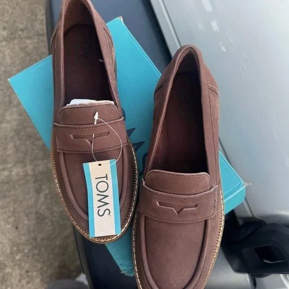 Toms Brown Wide-Width Lug Sole Loafer - Picture 4 of 7